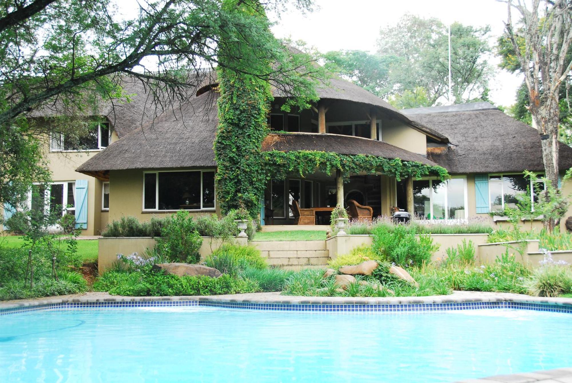 Chartwell Manor Bagian luar foto