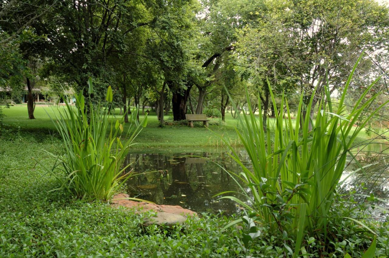 Chartwell Manor Bagian luar foto