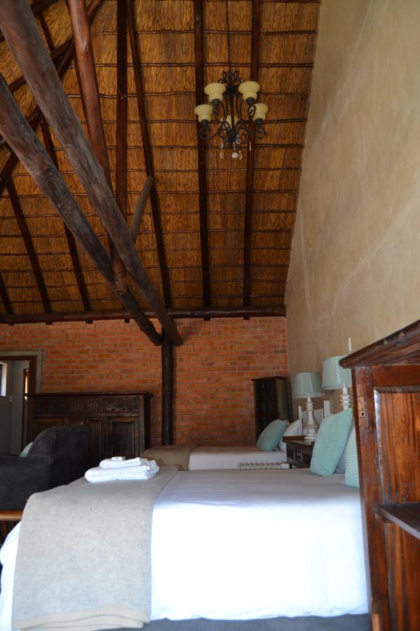 Chartwell Manor Bagian luar foto