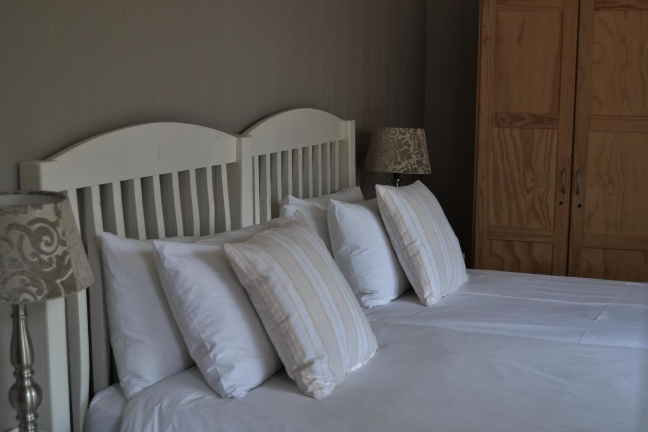 Chartwell Manor Bagian luar foto