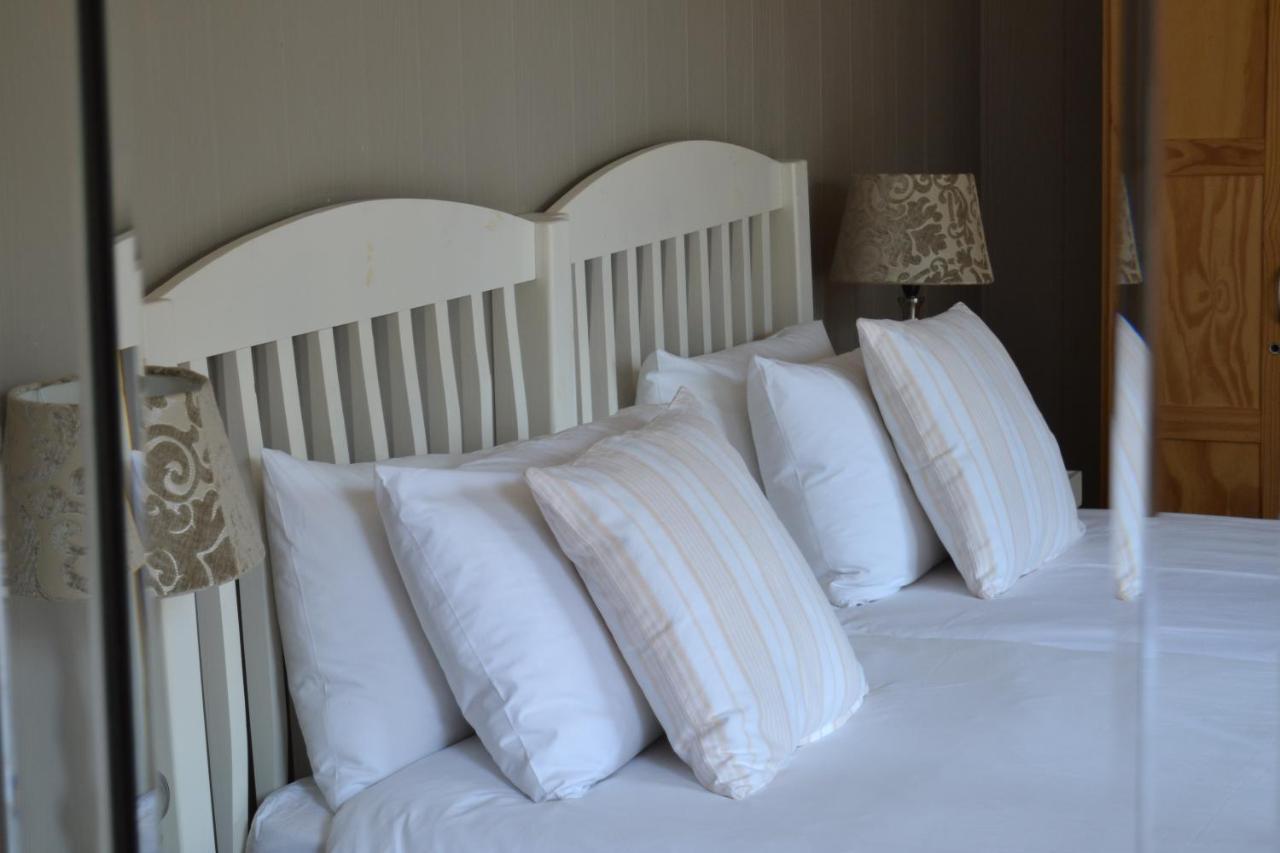 Chartwell Manor Bagian luar foto